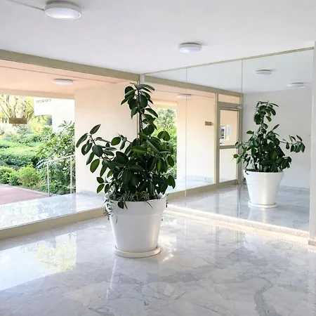 Апартаменти Grand Avec Vue Juan-les-pins Антіб