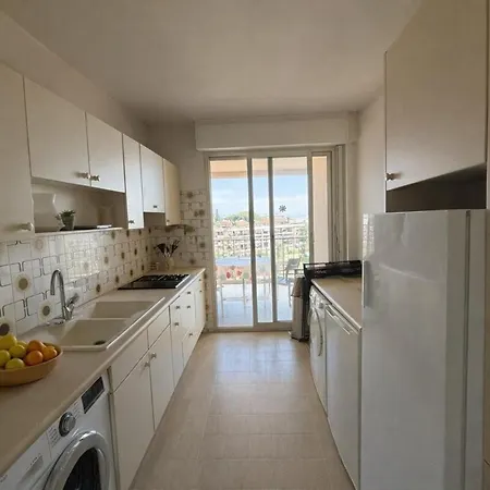 Grand Avec Vue Juan-les-pins Апартаменти Антіб